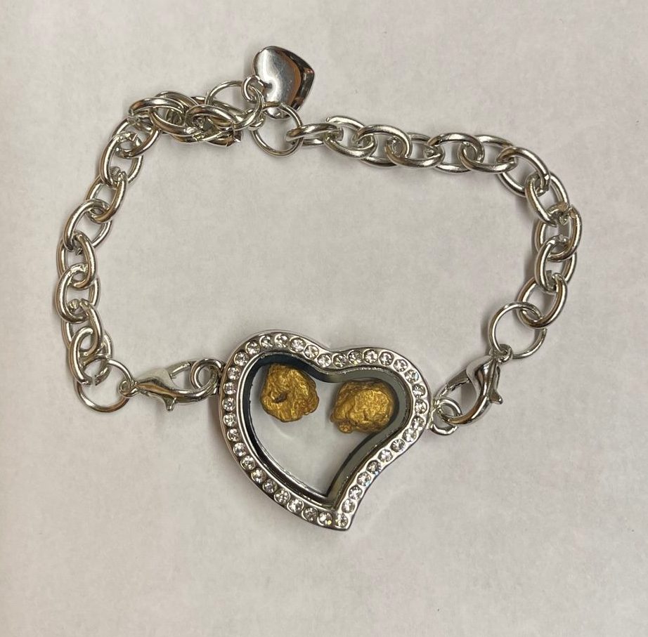 Heart Bracelet Locket with 2.6 DWT Gold